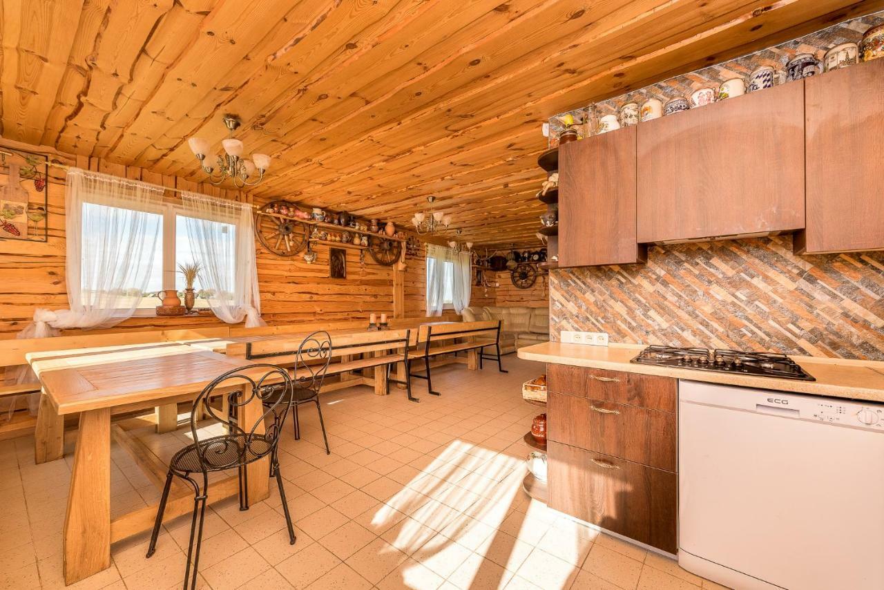 Edmart Villa Dobromisle Екстериор снимка